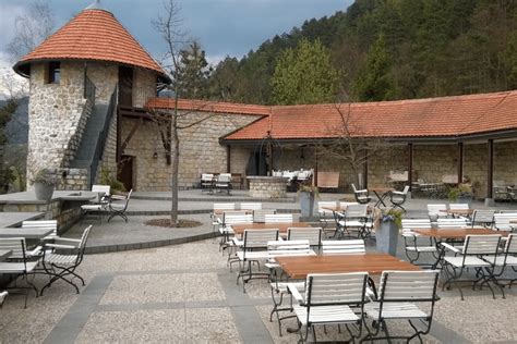 Srednjeveški stolp Hotela Evropa, preurejen za dogodke