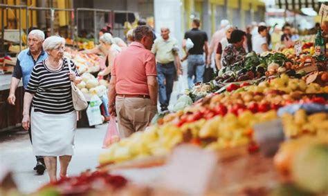 Fotografija svežih, očiščenih vampov na tržnici