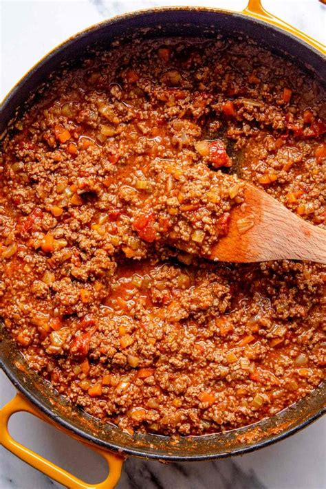 počasno kuhana bolognese omaka v loncu