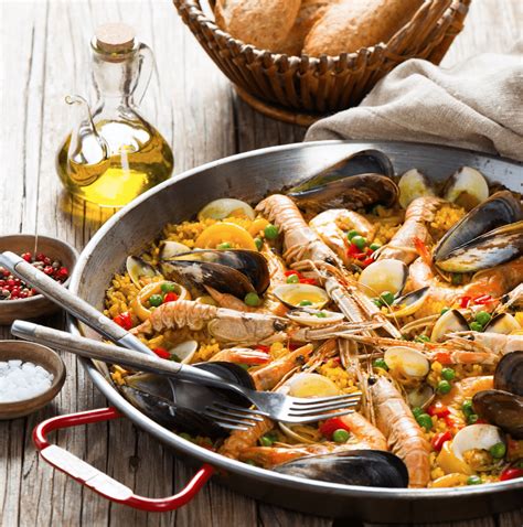 slika paelle z morskimi sadeži