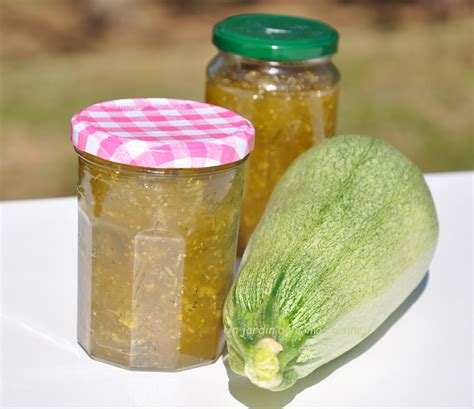 kozarci z marmelado iz bučk in ananasa