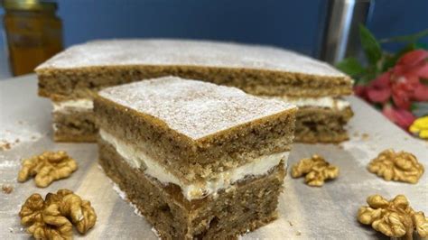 orehovo pecivo z mascarpone kremo