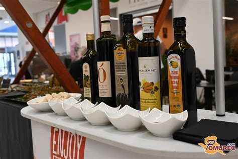 Grafični prikaz kulinarične uporabe bučnega olja v različnih jedeh
