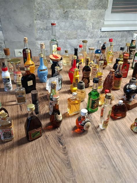 Fotografija različnih vrst žganih pijač