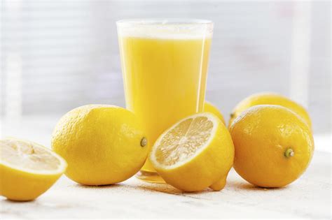 Sveži limonin sok