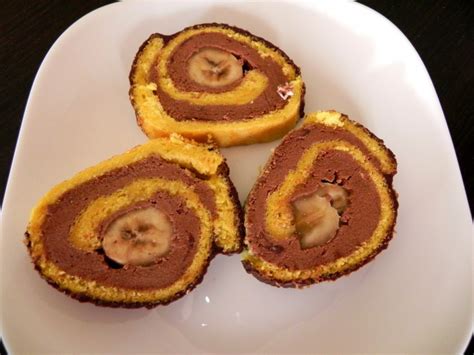 fotografija čokoladno-bananine rolade
