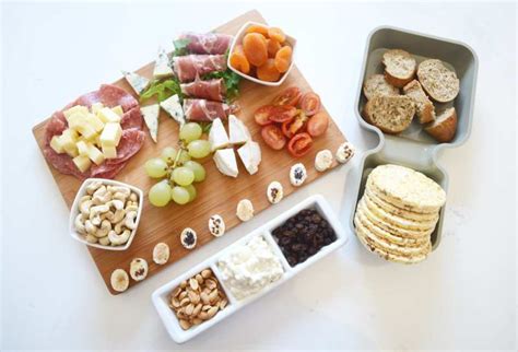 Sirna plošča z dodatkom čebulne marmelade