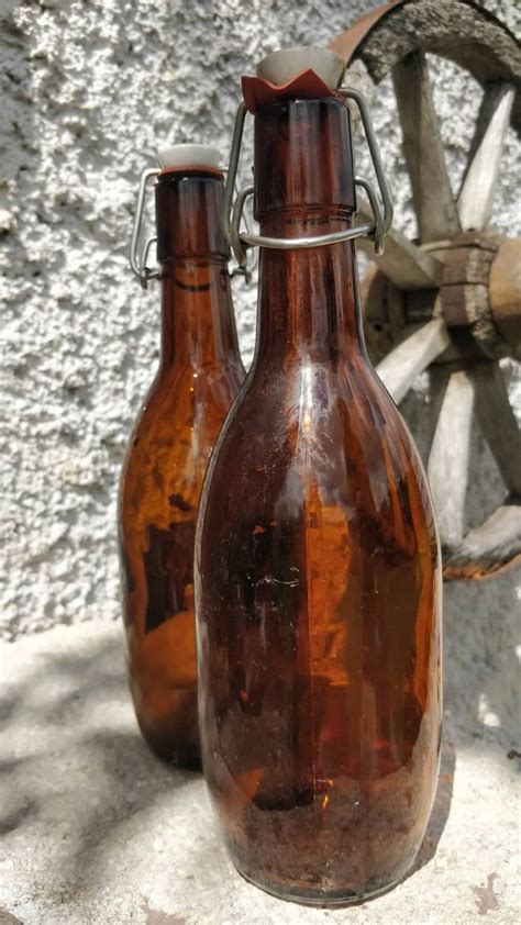 Fotografija domače polnilnice za pivo v steklenice