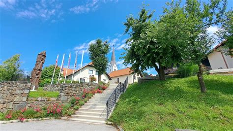 Fotografija lokalne skupnosti med družabnim dogodkom