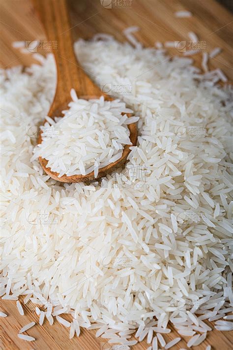 slika riža kot priloge k perutničkam