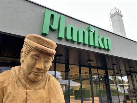 foto fasade ekološke trgovine Mok'ca ali notranjosti s mlini