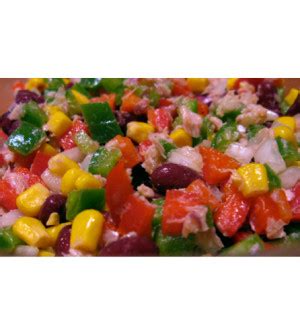 Priprava krompirjeve solate s tuno