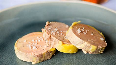 Slika kozarcev s foie gras pašteto