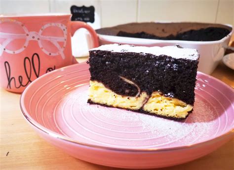 The 'Pecivo s Črto' cake, showcasing the groove filled with jam or chocolate spread