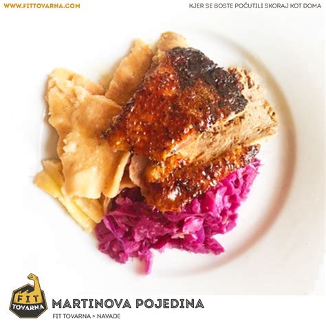 Fotografija: Martinova pojedina s pečeno gosko, mlinci in rdečim zeljem