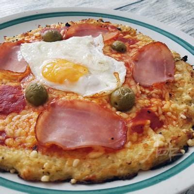 Hrustljava LCHF pica osnova iz cvetače