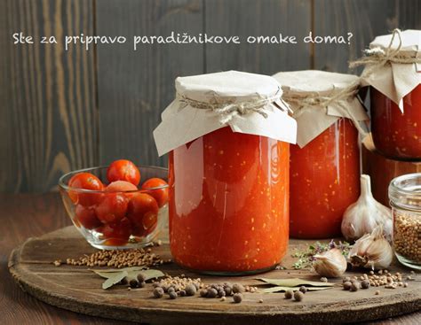 slika domače paradižnikove mezge v modelčkih za led