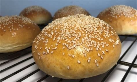 Fotografija: Domače burger bombetke s sezamom
