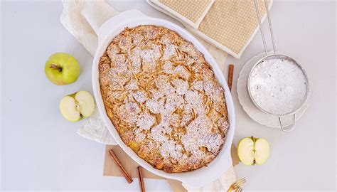 Shema priprave jabolčnega strudlja s poudarkom na tankem testu in nadevu