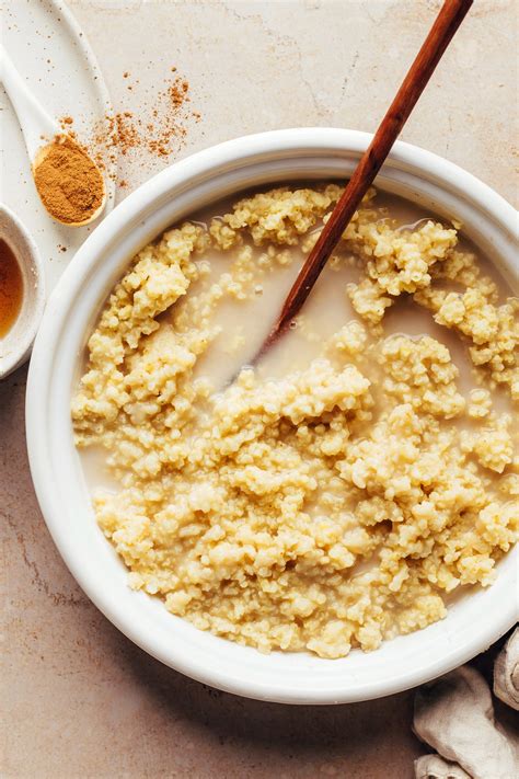 Infographic showing different liquid ratios for millet porridge