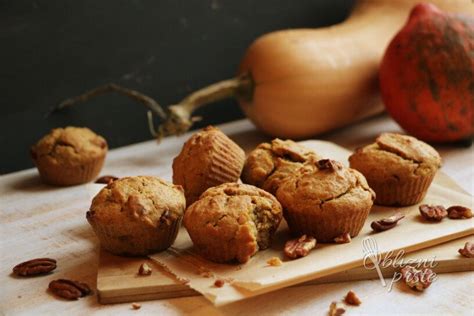 fotografija veganskih mafinov iz sladkega krompirja s pekan orehi