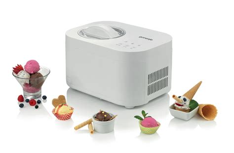 Ilustracija različnih vrst svežega sezonskega sadja, ki je primerno za pripravo sladoleda