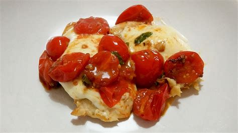 slastno pripravljen piščanec Caprese