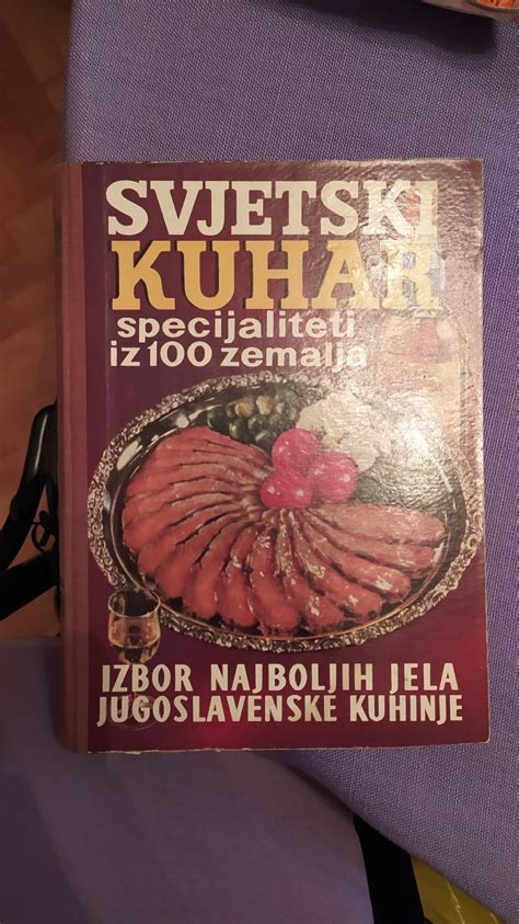 Retro kuhinjski pripomočki in stare kuharice