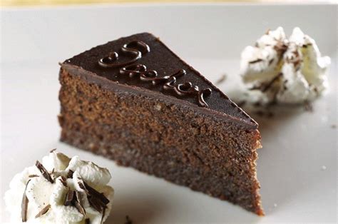 Originalna Sacher torta z napisom 