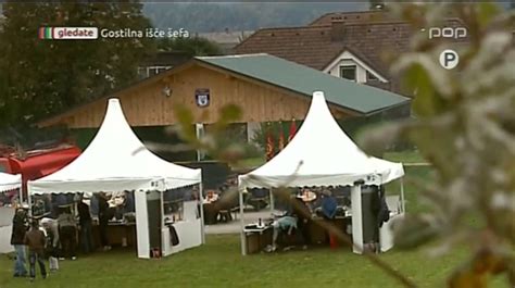 Tematska fotografija šova Gostilna išče šefa, s poudarkom na kuhinji in šefu Bineta Volčiča.