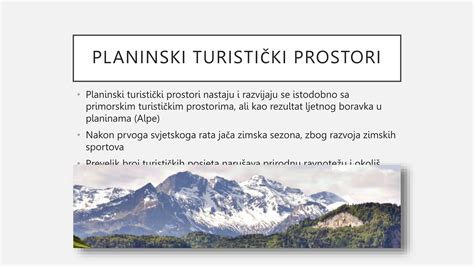 Tematska fotografija, ki prikazuje primorsko pokrajino z lokalnimi sadeži ali tipičnim primorskim pecivom