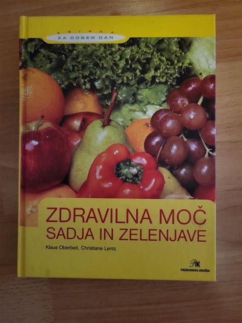 Tematska fotografija sadja in zelenjave na mizi