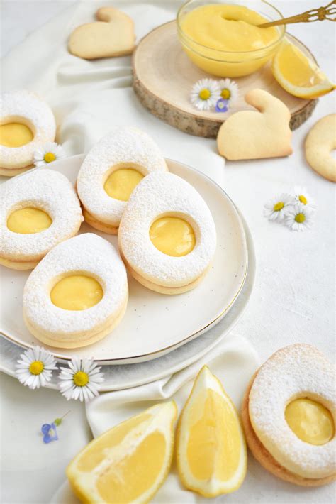 Fotografija kokosovega kolača z limonino kremo
