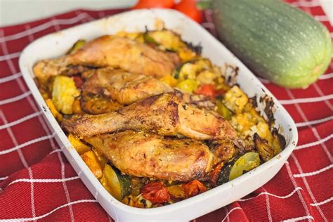 narezano piščančje meso in zelenjava