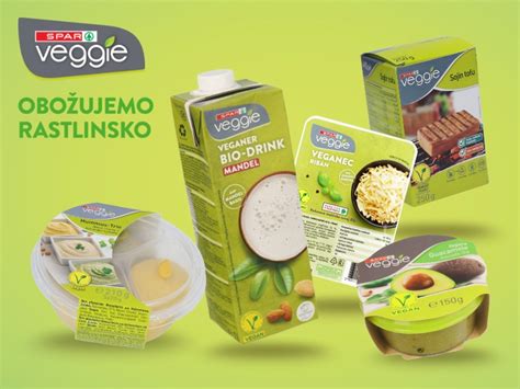 Tematska fotografija z raznoliko vegansko hrano in izdelki iz Lidla
