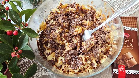 Fotografija veganskega peciva s čokoladnim prelivom