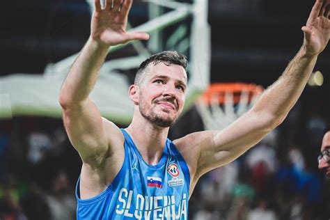 Thematic photo of Goran Dragić in a relaxed setting or traveling