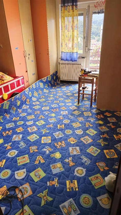 Fotografija notranjosti Pizzerije Carmen z otroškim kotičkom