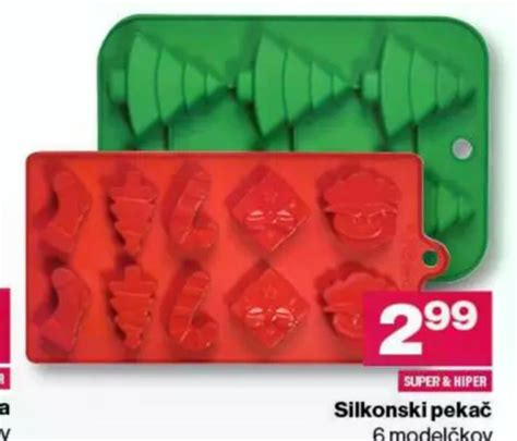 Silikonski pekač postavljen na rešetki v pečici