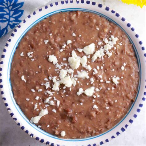 Informativna shema: Razlika med celim fižolom in pasto frijoles refritos