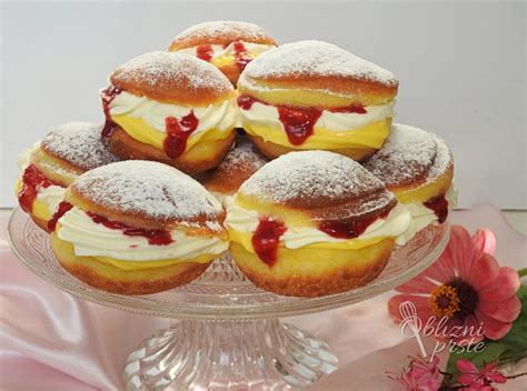 Polnjeni in posipani krofi