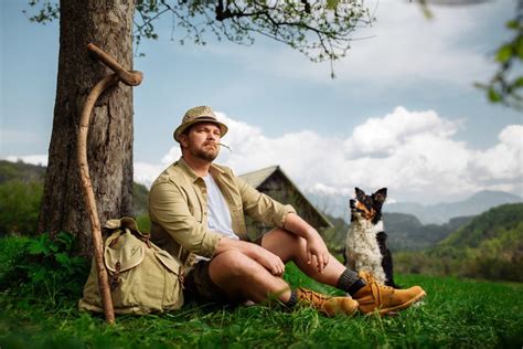 Portretna fotografija: Znani športnik med športno dejavnostjo ali v sproščeni pozi med intervjujem