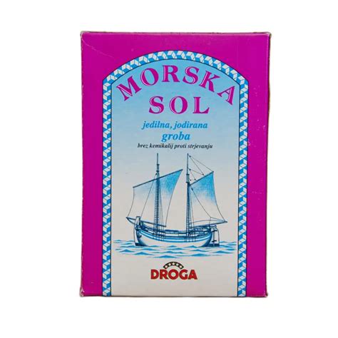 Sestava domače zaseke: kakovostna hrbtna slanina, groba morska sol in svež domač česen