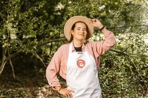 Julija Bukvič okuša Karimovo eklektično jed