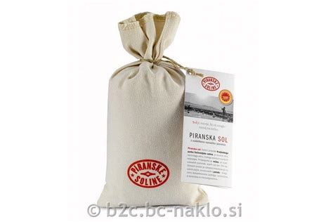Infografika: Primerjava shranjevanja kruha v platneni in plastični vrečki