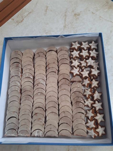 Sestavljena fotografija različnih prenosljivih sladic