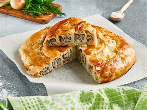 pečeni burek v pekaču