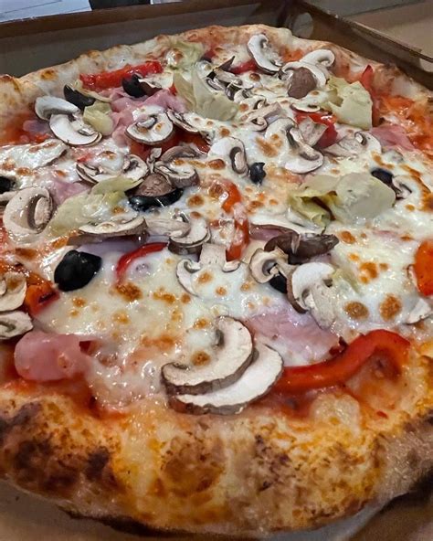 fotografija Pizzerije Moriccu ali njenega interjerja/eksterjerja