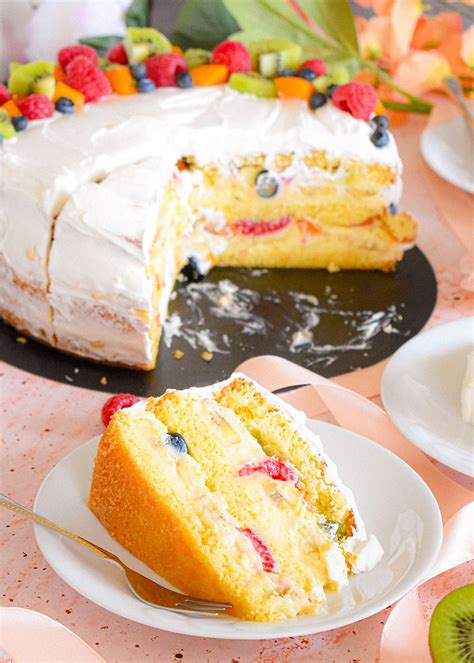 Slavnostna sadna torta s prozorno želatino