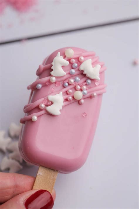 ilustracija cake pops in domačega sladoleda